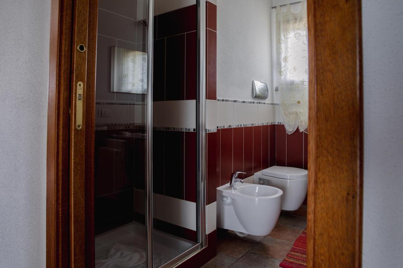 Le Residenze Di Baia Sant'Anna Villa Tanaunella Bagian luar foto