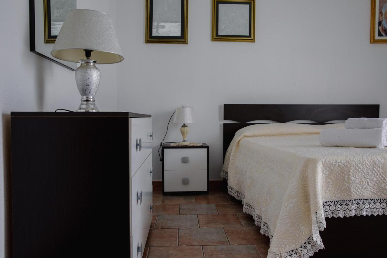 Le Residenze Di Baia Sant'Anna Villa Tanaunella Bagian luar foto