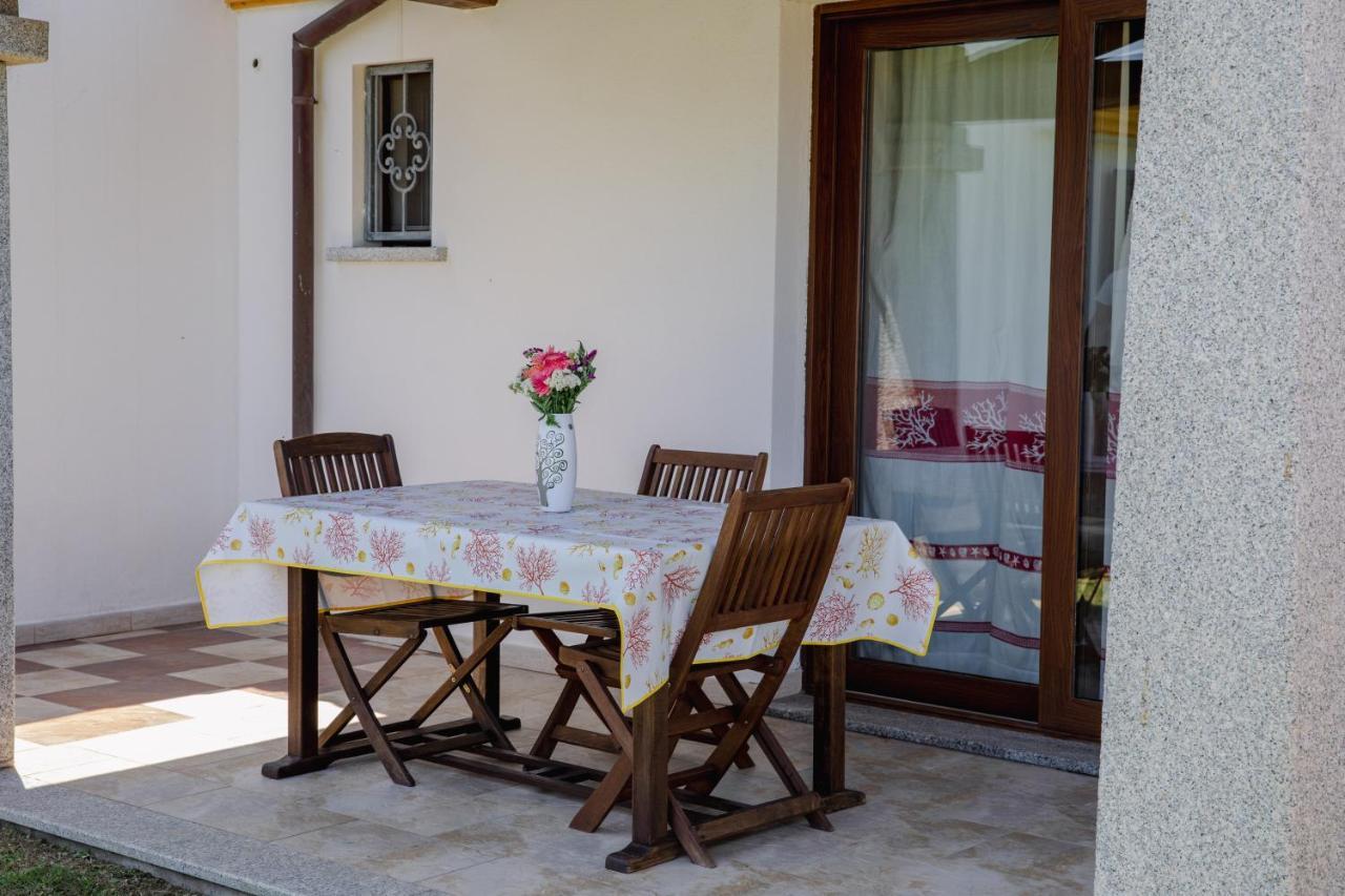 Le Residenze Di Baia Sant'Anna Villa Tanaunella Bagian luar foto