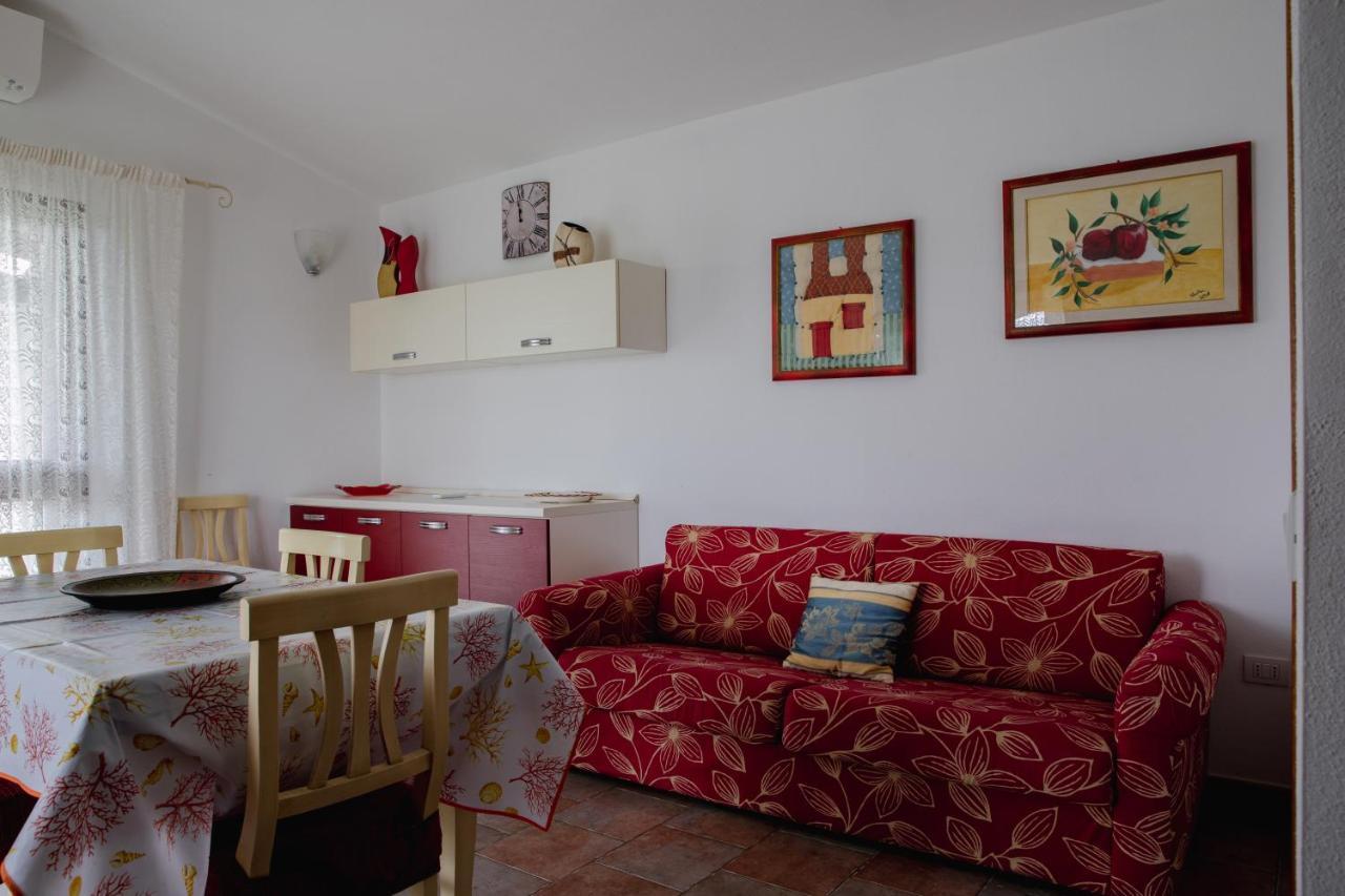 Le Residenze Di Baia Sant'Anna Villa Tanaunella Bagian luar foto
